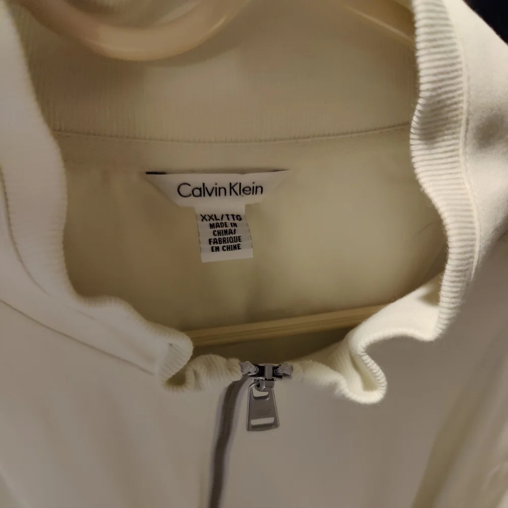 Never worn - Picture 1 of 3